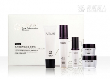 花萃瑩潤(rùn)雪膚靚顏套裝